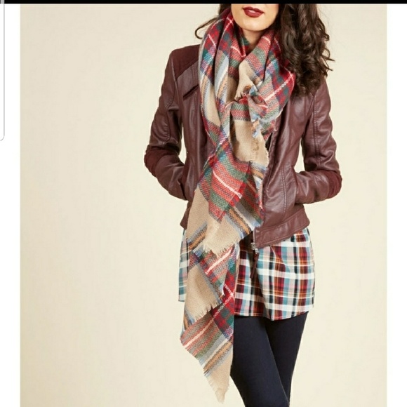 New Modcloth Loch and Key Tartan Blanket Scarf - Picture 3 of 8